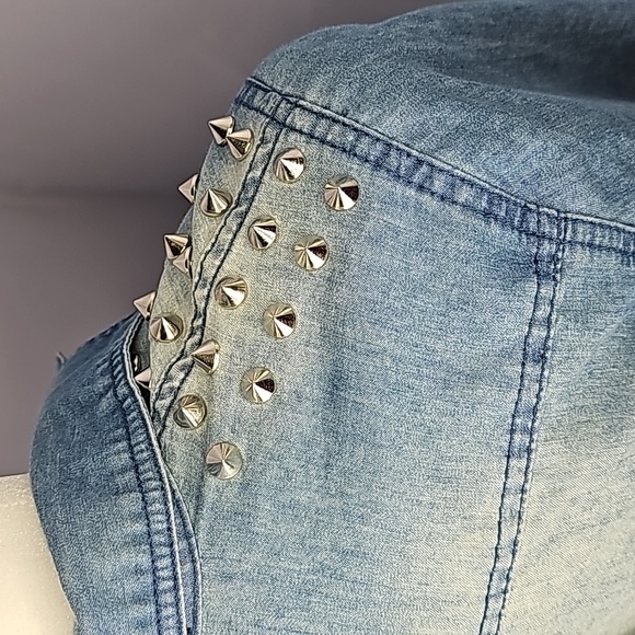 Bottom Down Jean Shirt Size Small - Picture 3 of 7